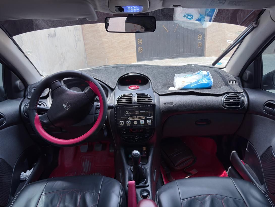 پژو ۲۰۶ صندوق دار v8 - 1397