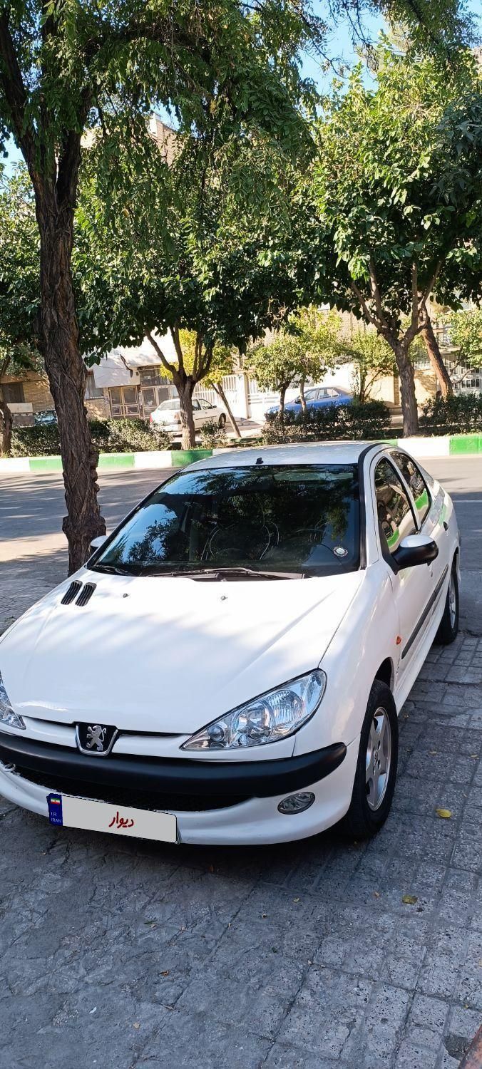 پژو ۲۰۶ صندوق دار v8 - 1393