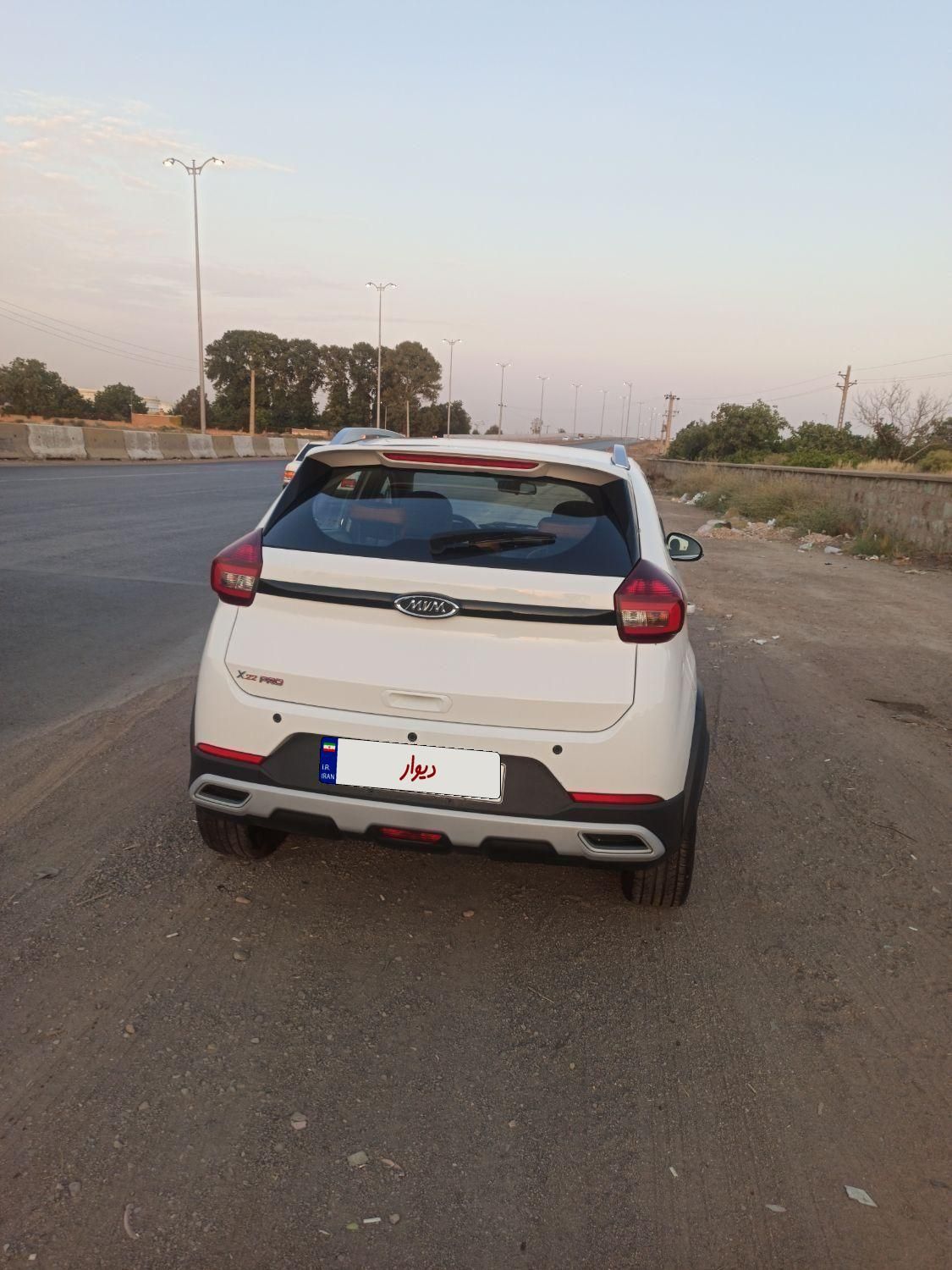 ام وی ام X22 پرو دنده‌ای - 1402