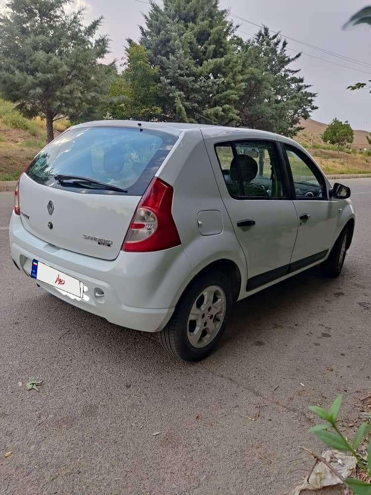 رنو ساندرو دنده ای - 1397