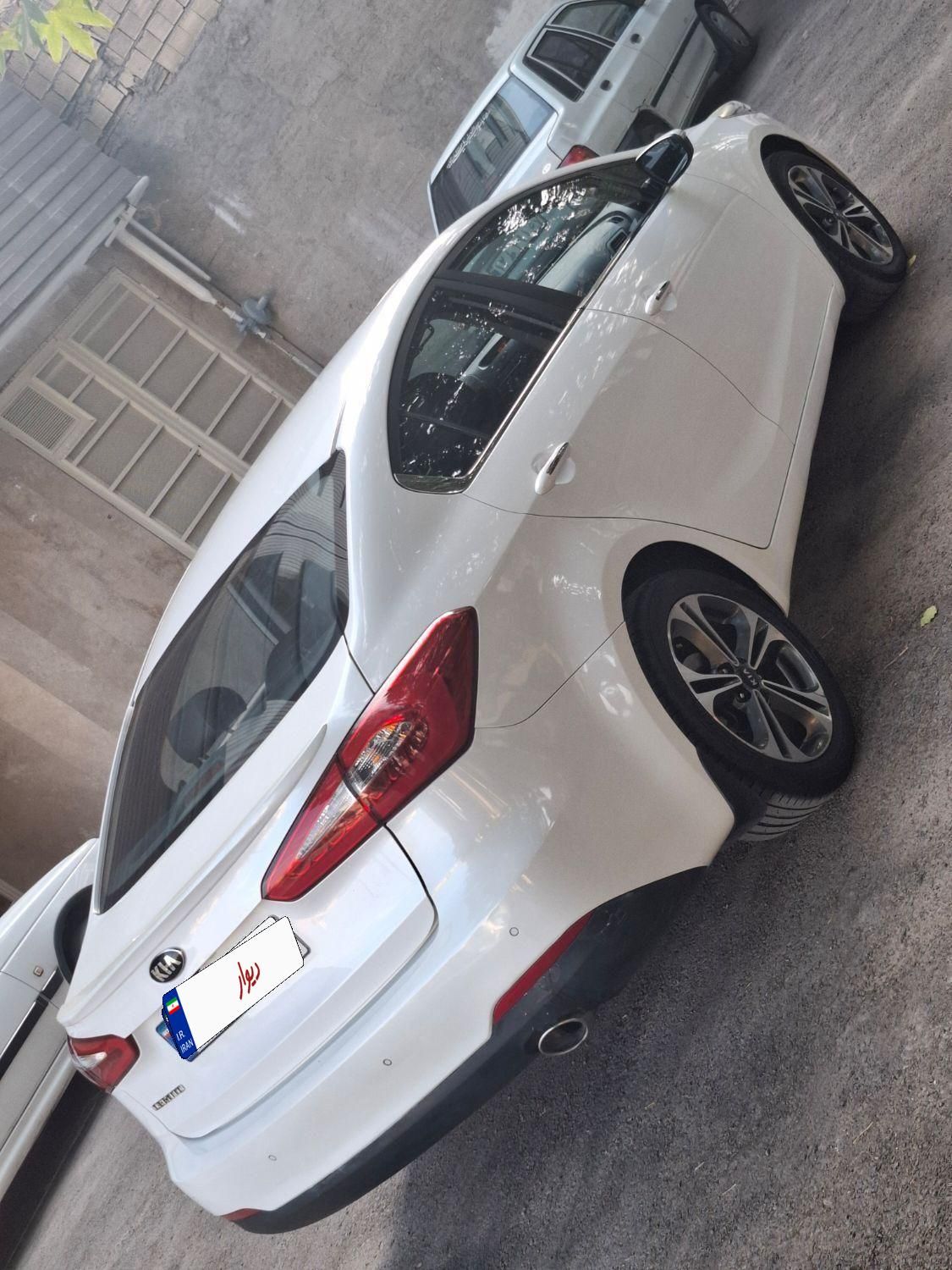 کیا سراتو 2.0 لیتر اتوماتیک GT لاین - 2016