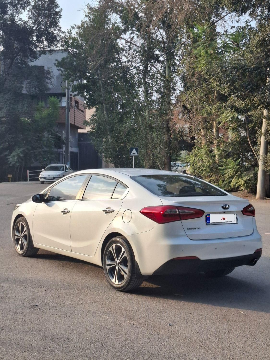 کیا سراتو 2.0 لیتر اتوماتیک GT لاین - 2016