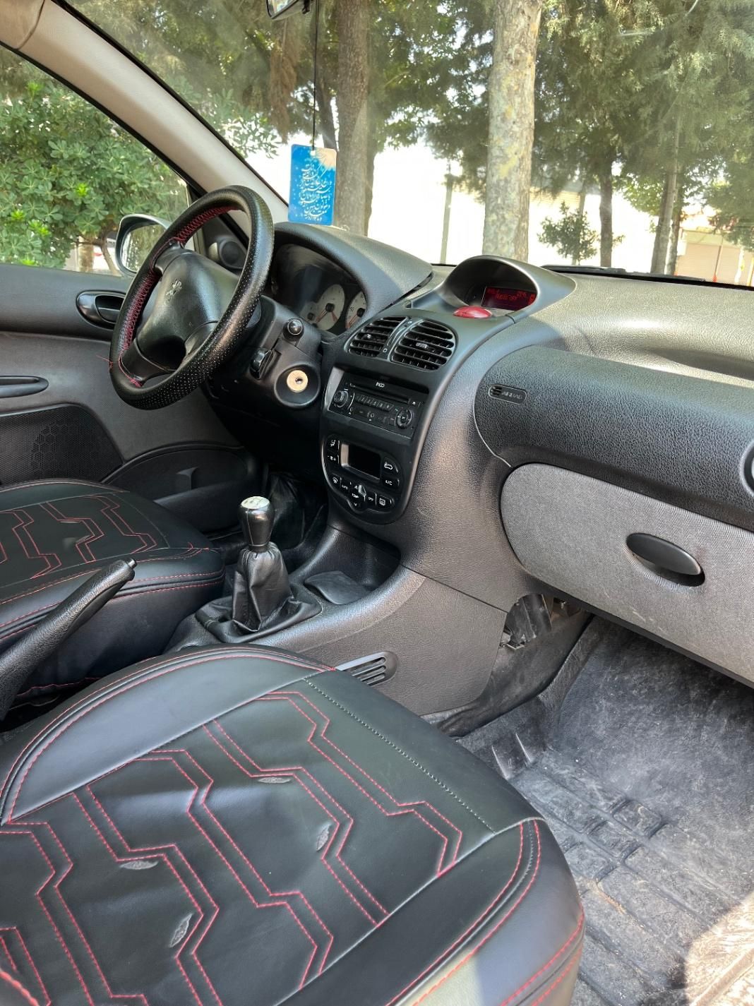 پژو ۲۰۶ صندوق دار v8 - 1395