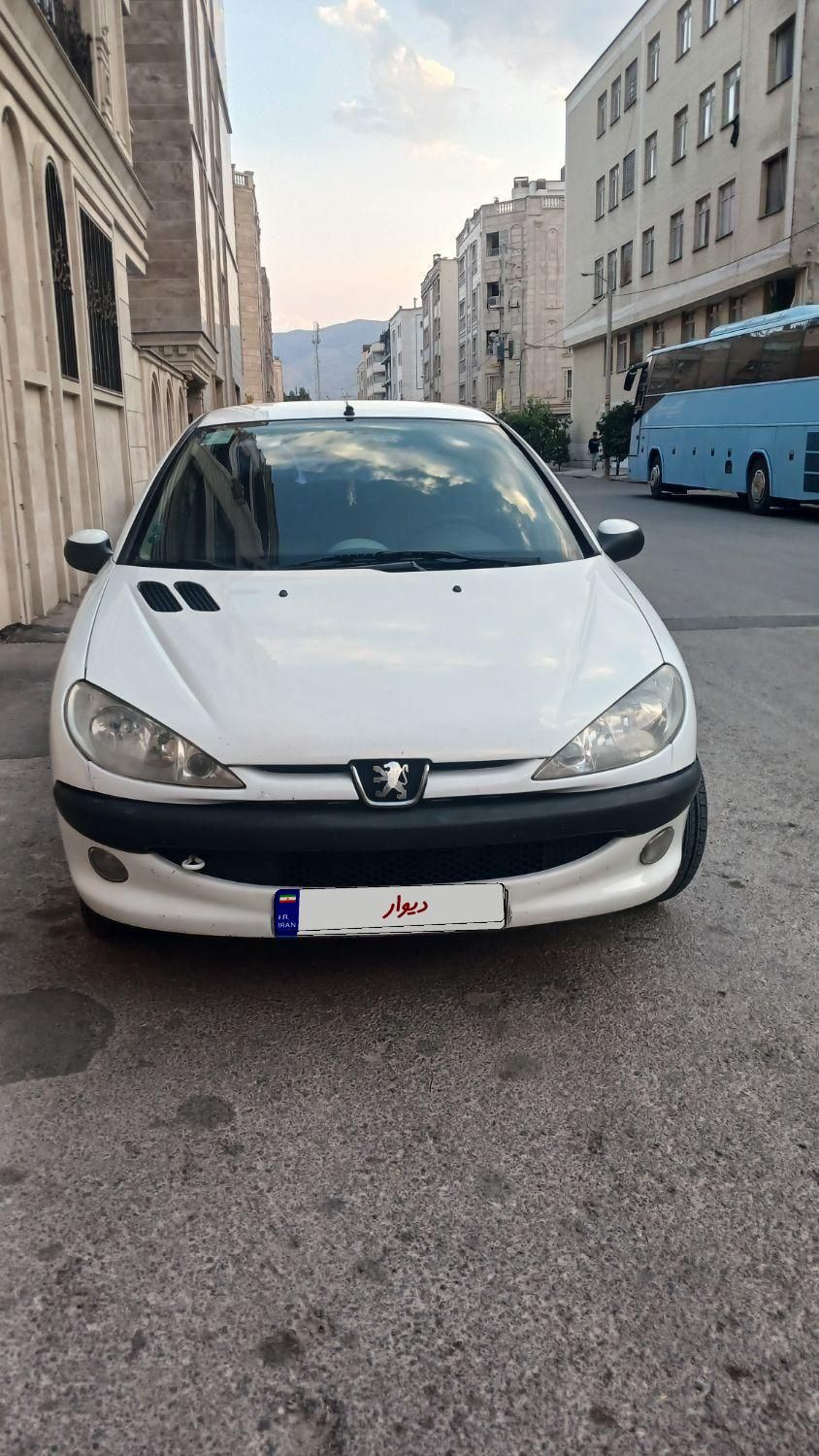 پژو ۲۰۶ صندوق دار v8 - 1390