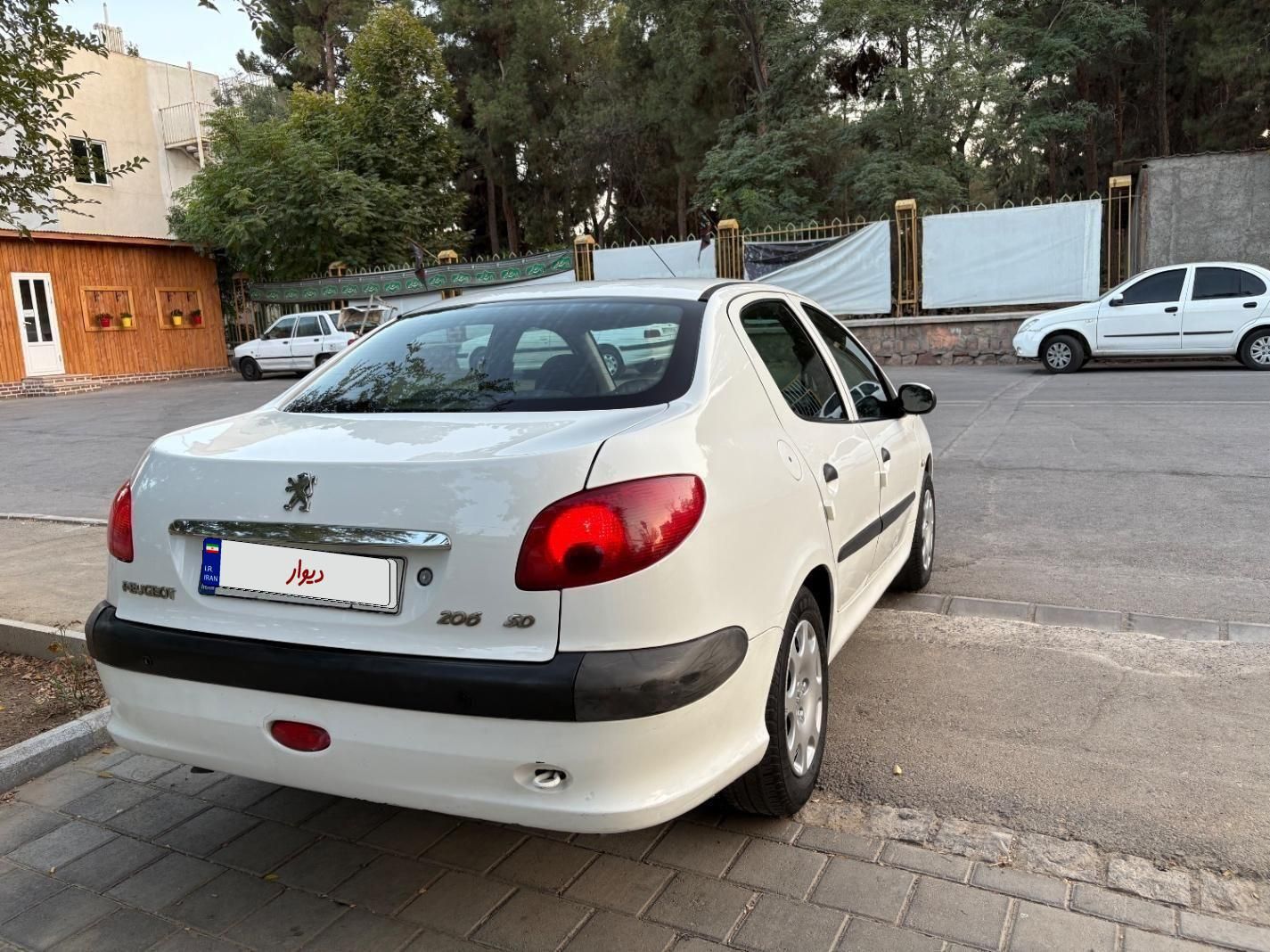پژو ۲۰۶ صندوق دار v8 - 1394