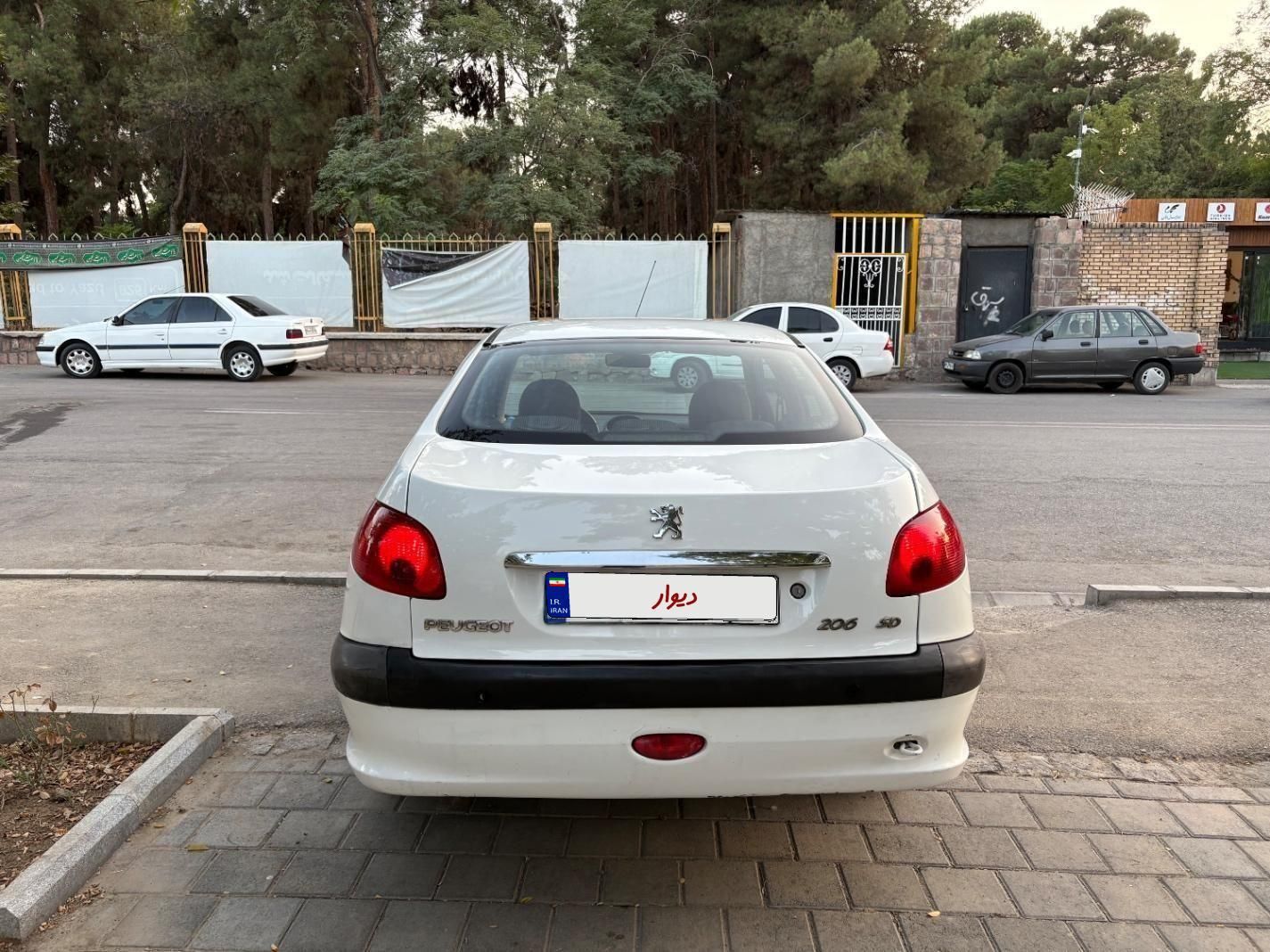 پژو ۲۰۶ صندوق دار v8 - 1394
