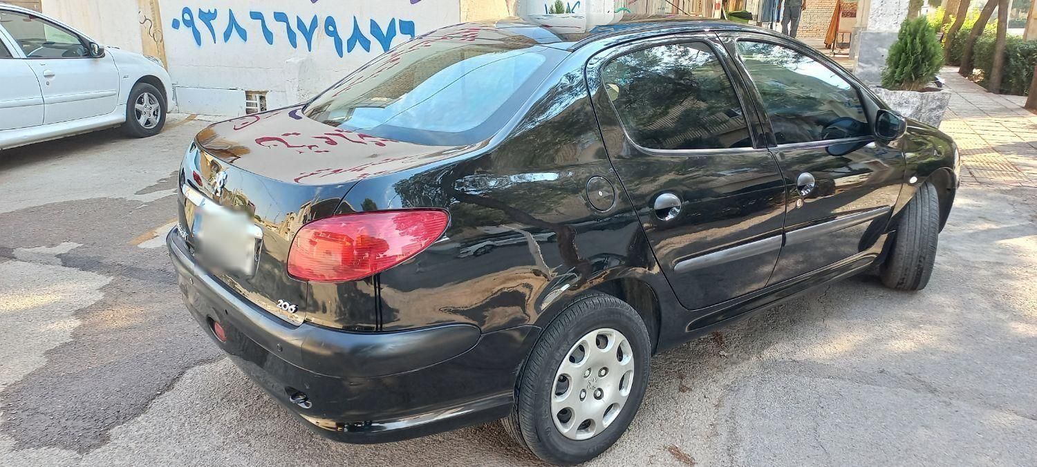 پژو ۲۰۶ صندوق دار v8 - 1390