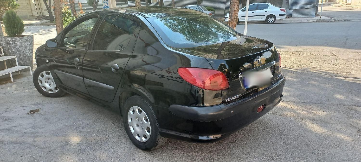 پژو ۲۰۶ صندوق دار v8 - 1390