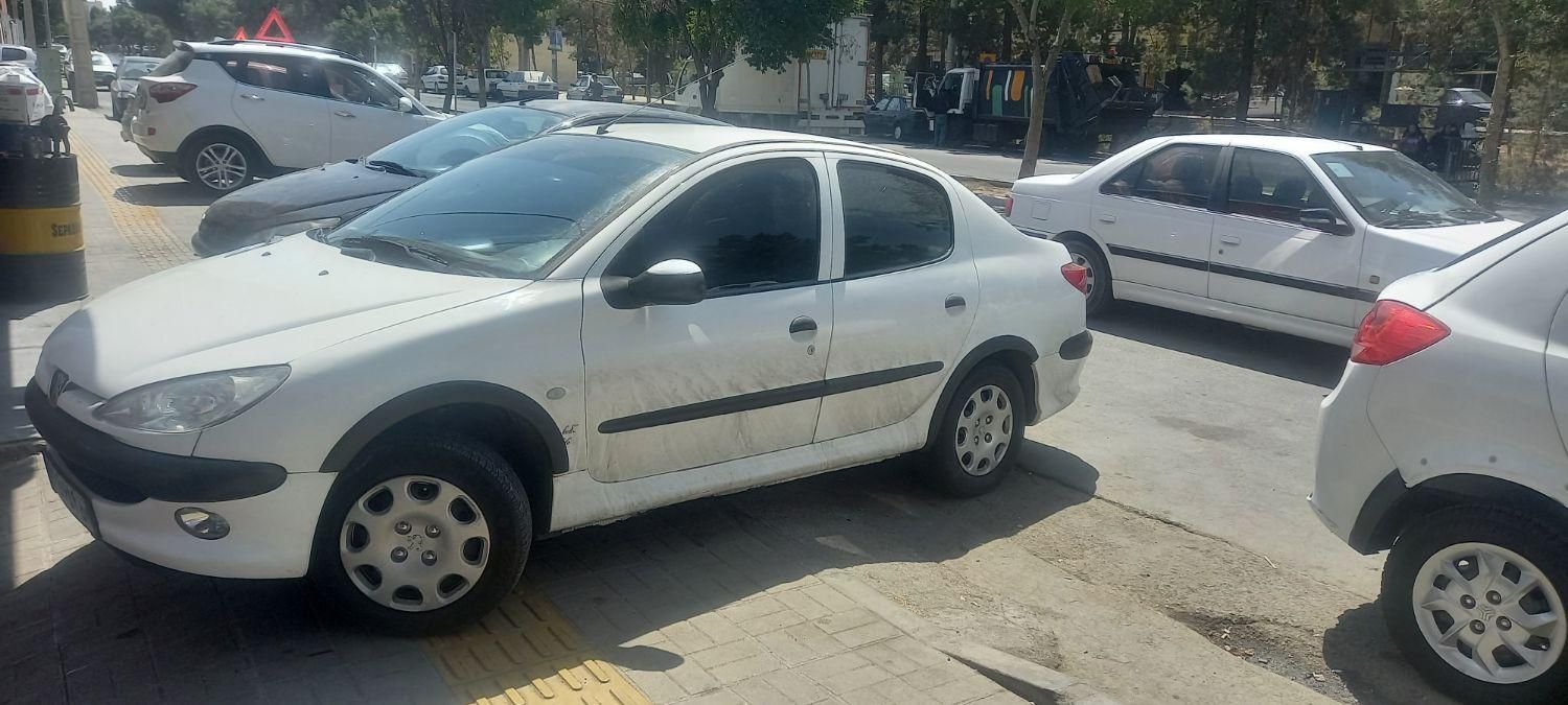 پژو ۲۰۶ صندوق دار v8 - 1393
