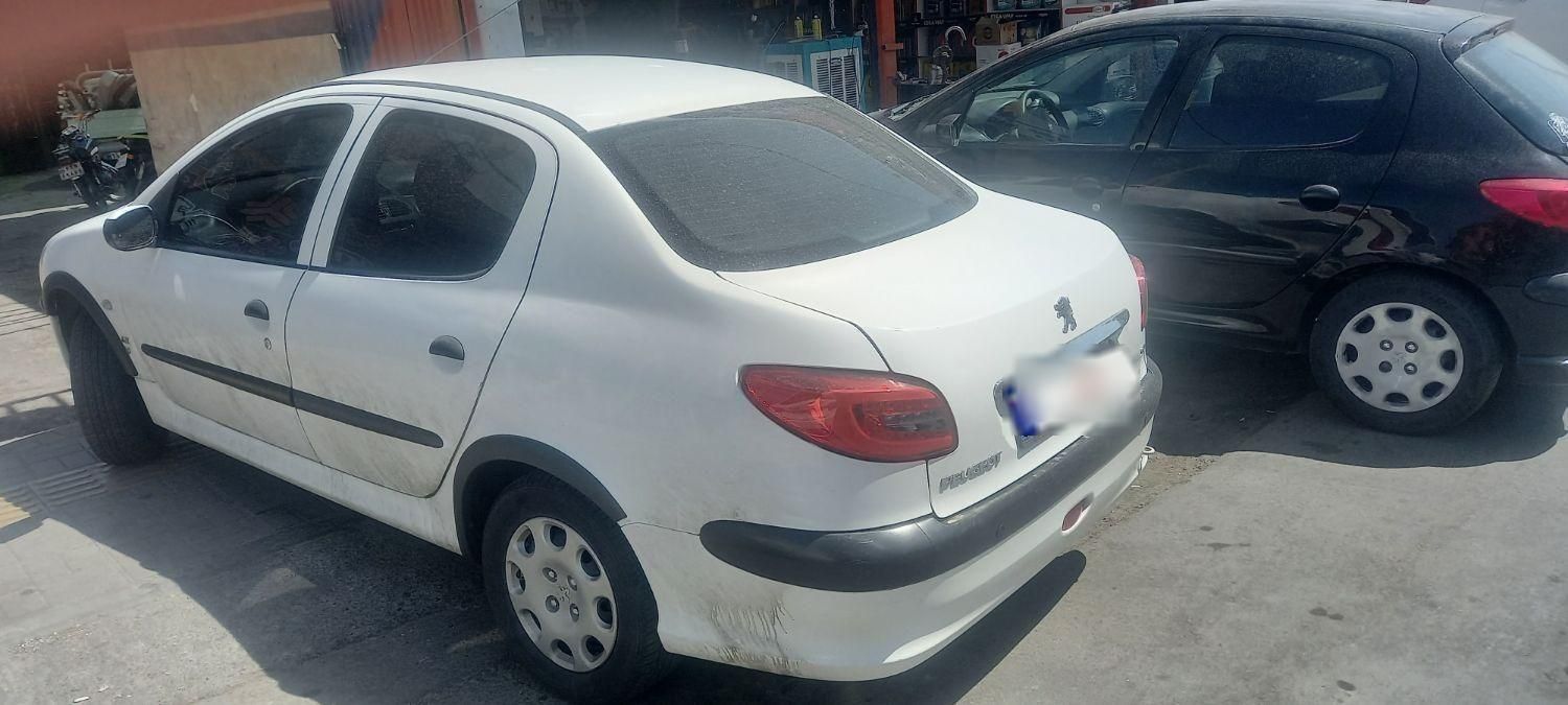 پژو ۲۰۶ صندوق دار v8 - 1393