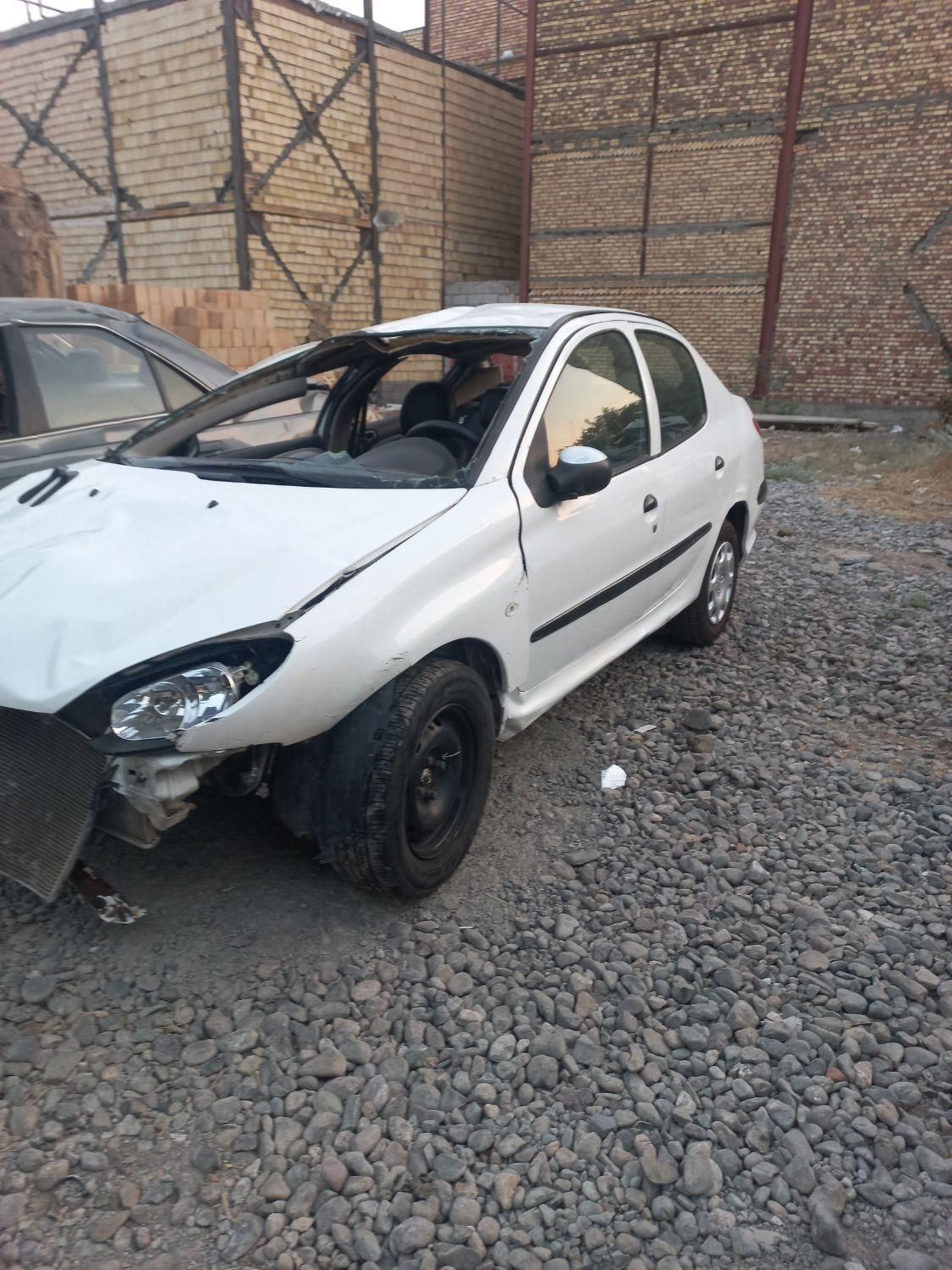 پژو ۲۰۶ صندوق دار v8 - 1391