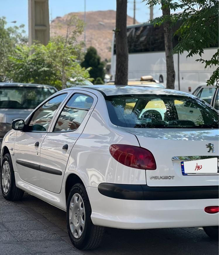 پژو ۲۰۶ صندوق دار v8 - 1398