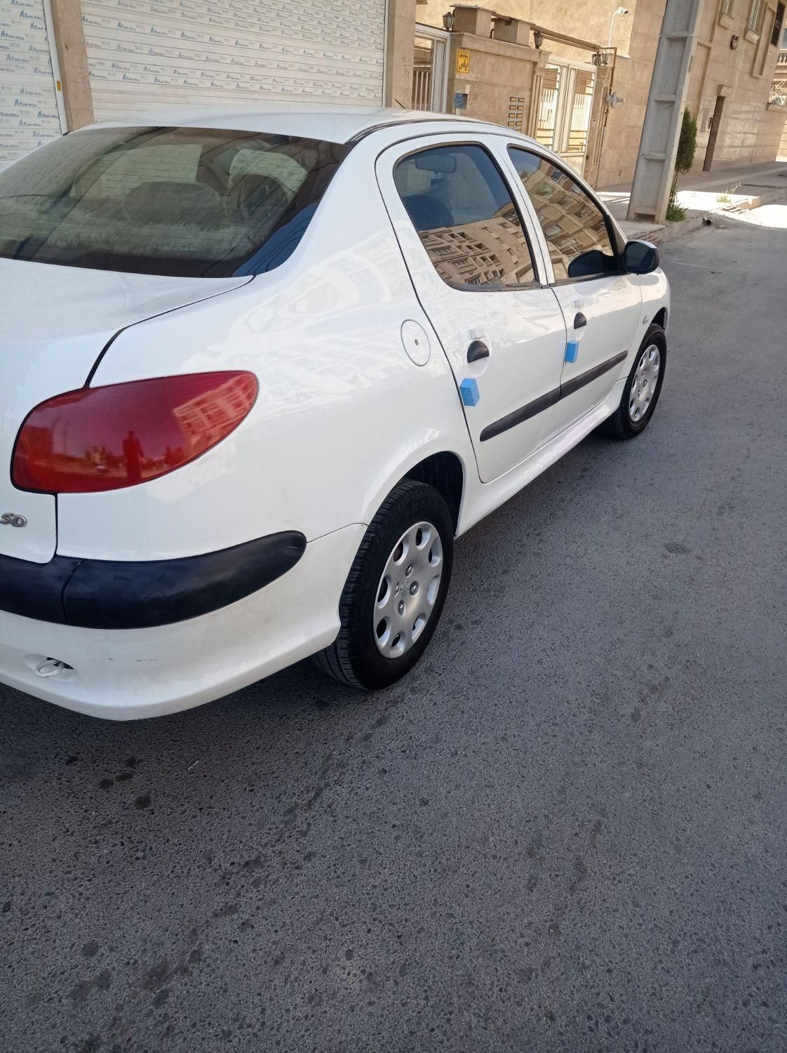 پژو ۲۰۶ صندوق دار v8 - 1393