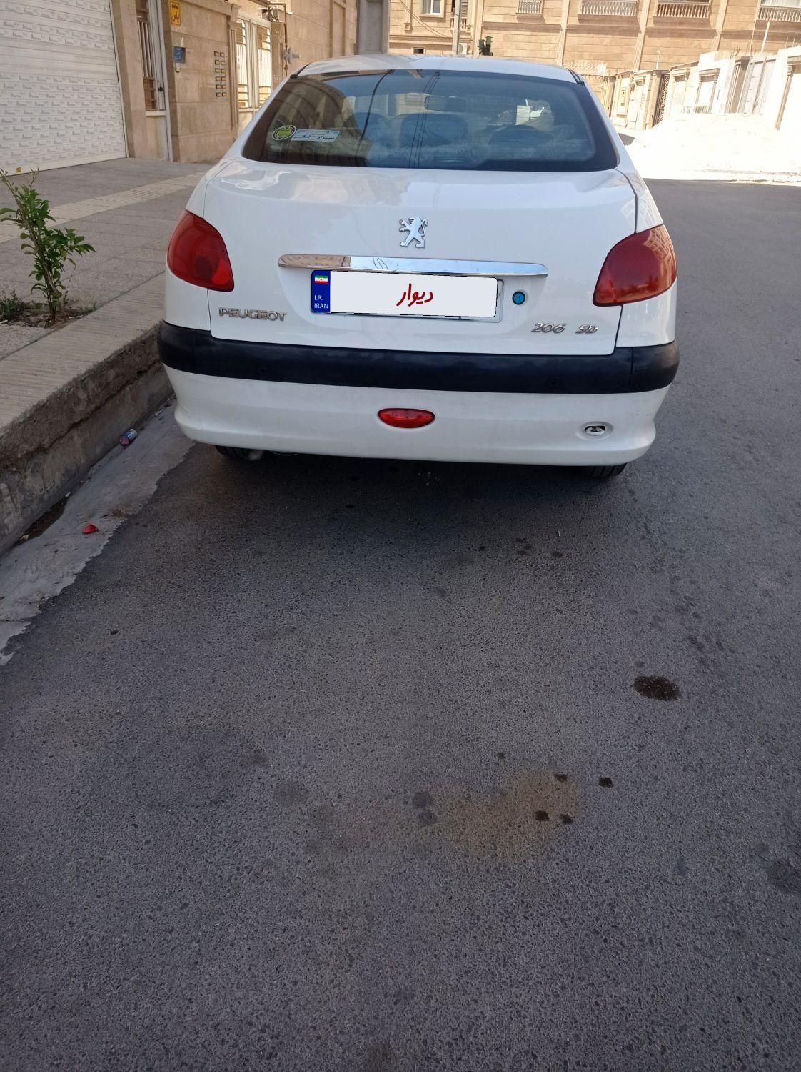 پژو ۲۰۶ صندوق دار v8 - 1393