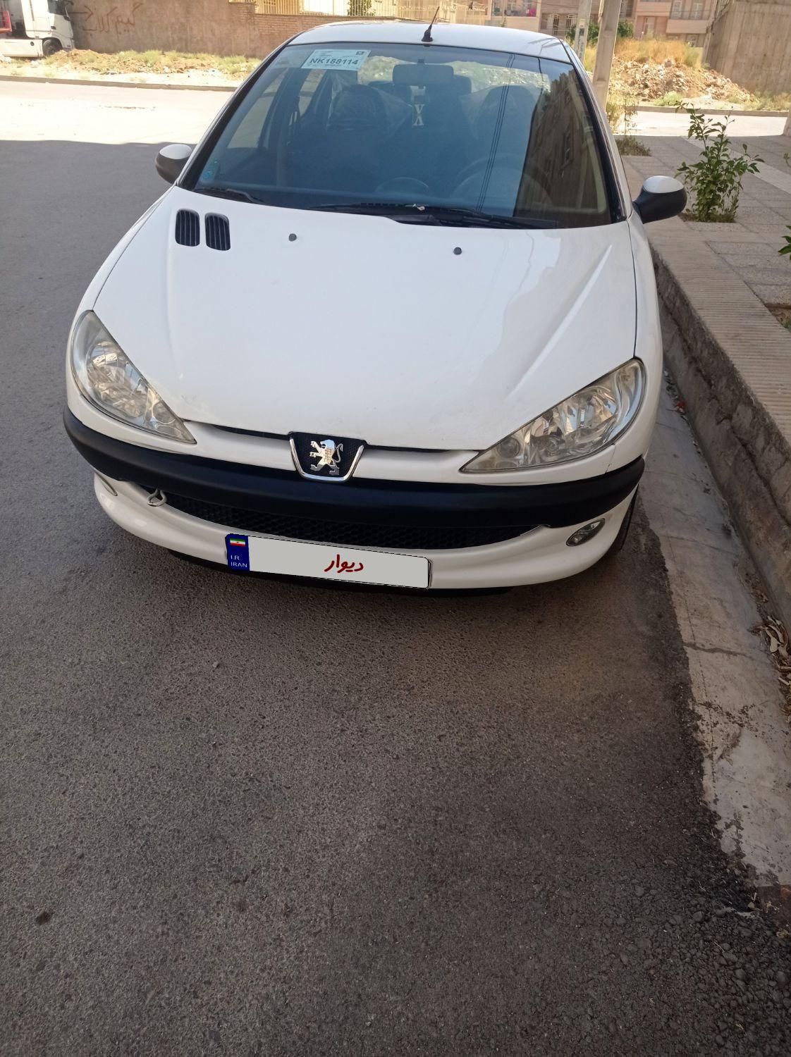 پژو ۲۰۶ صندوق دار v8 - 1393