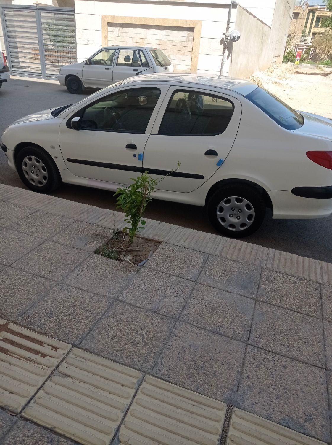 پژو ۲۰۶ صندوق دار v8 - 1393
