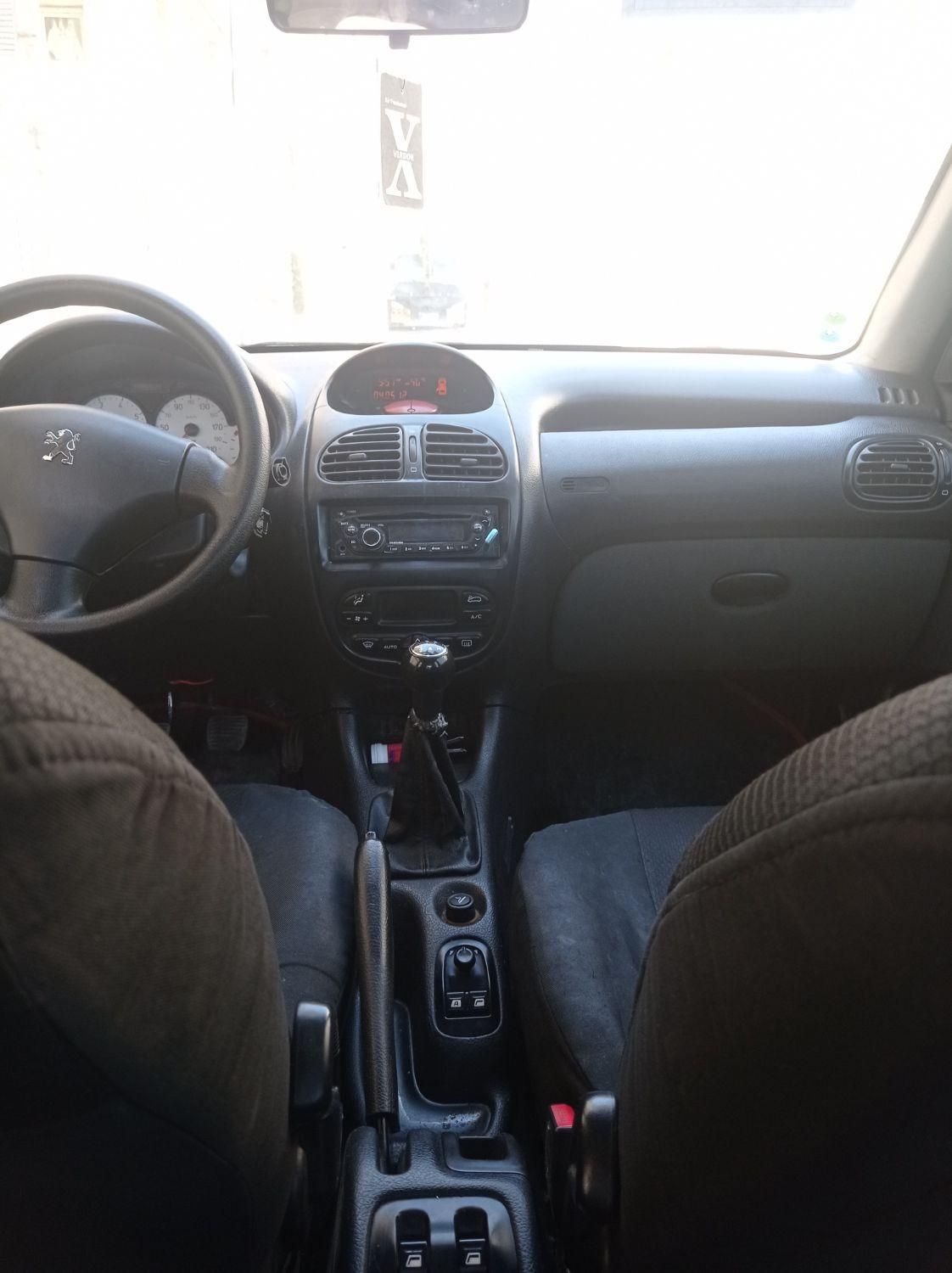 پژو ۲۰۶ صندوق دار v8 - 1393