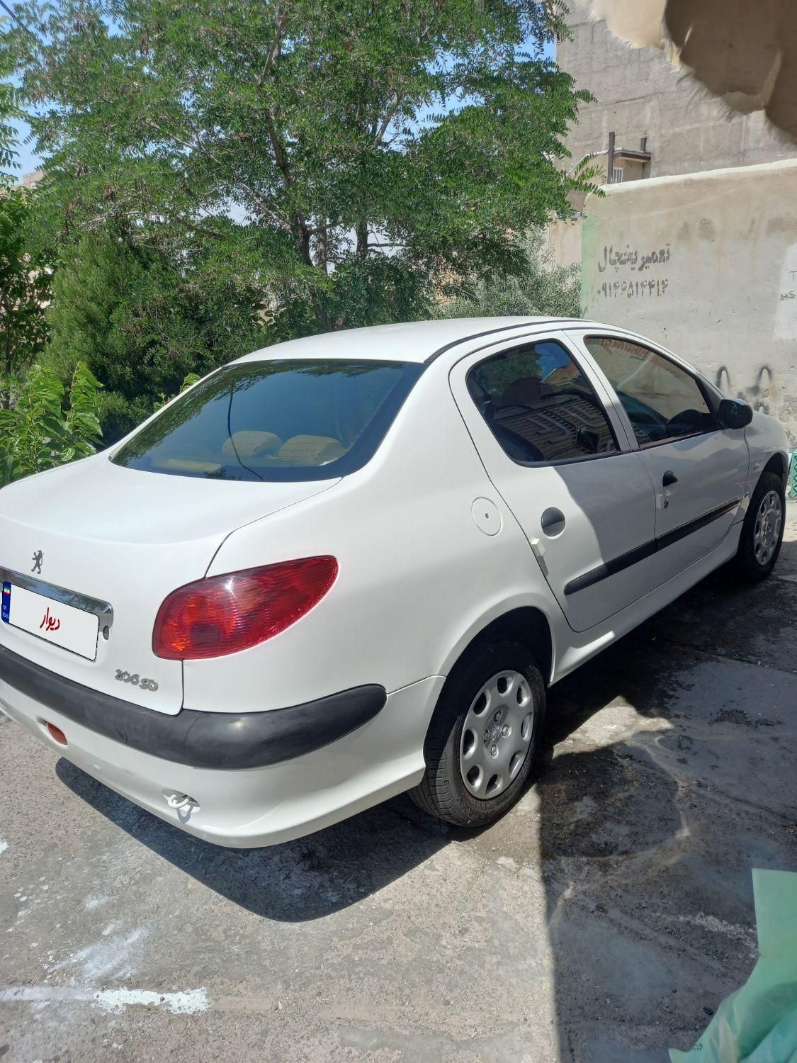 پژو ۲۰۶ صندوق دار v8 - 1392