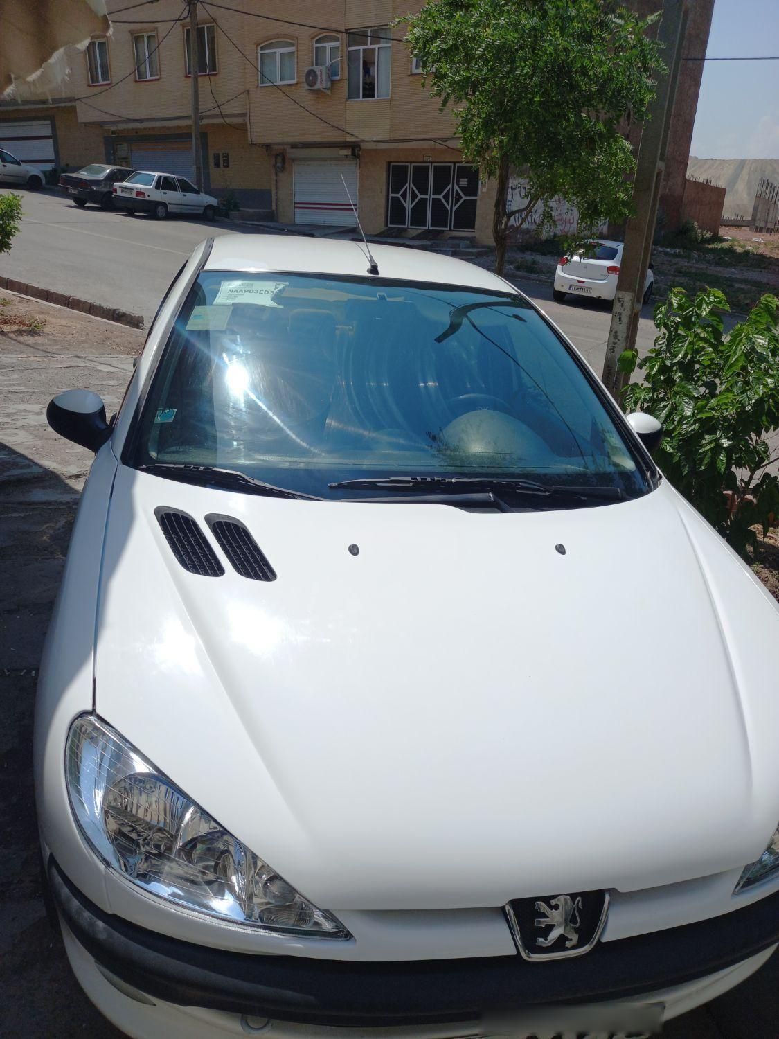 پژو ۲۰۶ صندوق دار v8 - 1392