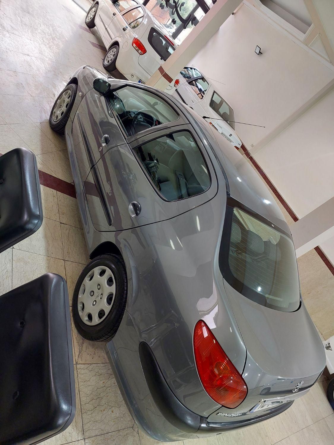 پژو ۲۰۶ صندوق دار v8 - 1394