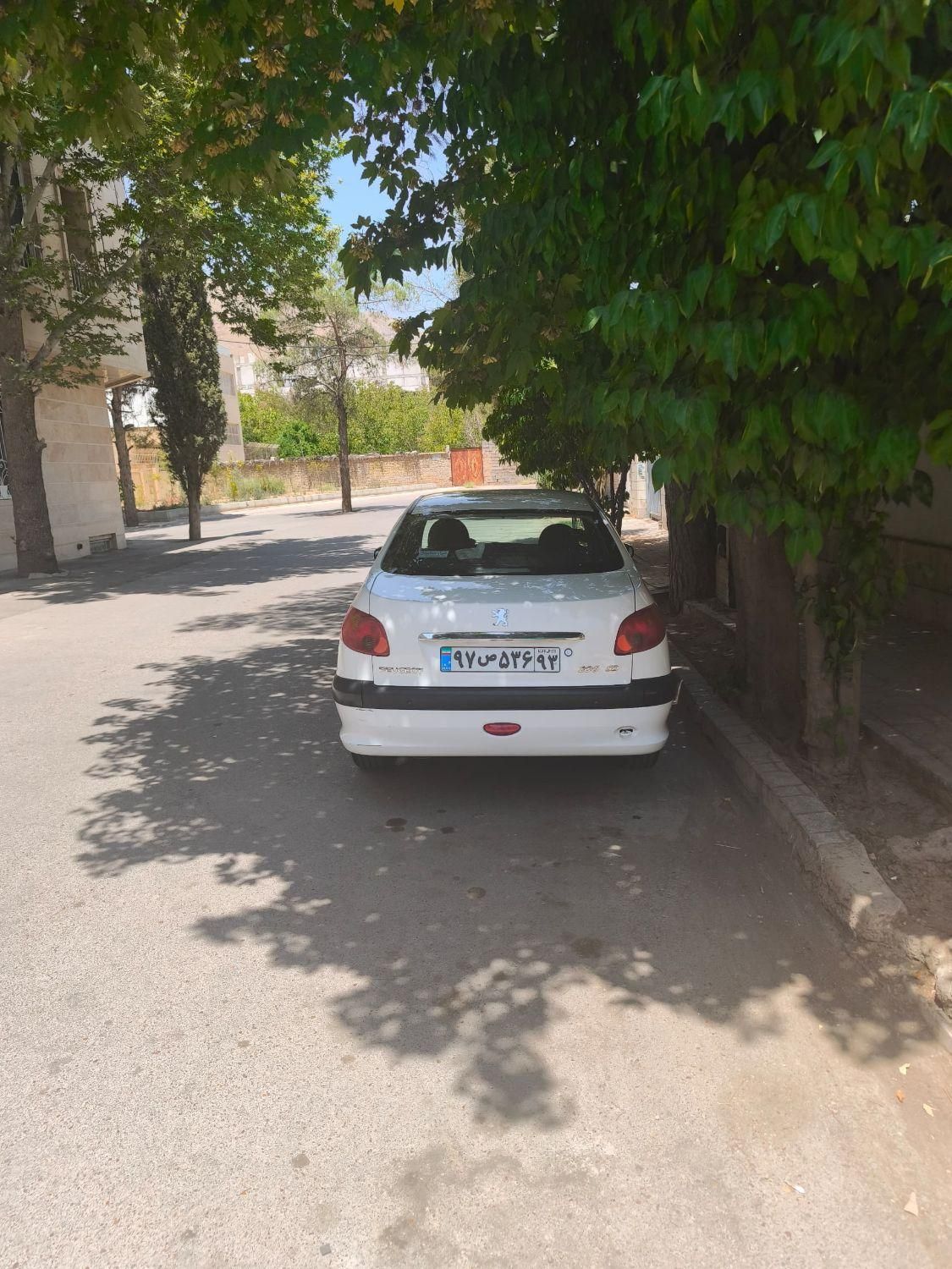 پژو ۲۰۶ صندوق دار v8 - 1395
