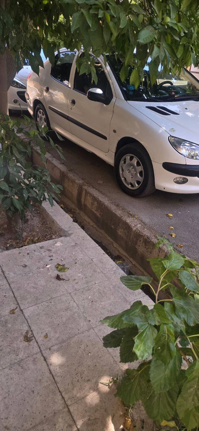 پژو ۲۰۶ صندوق دار v8 - 1393