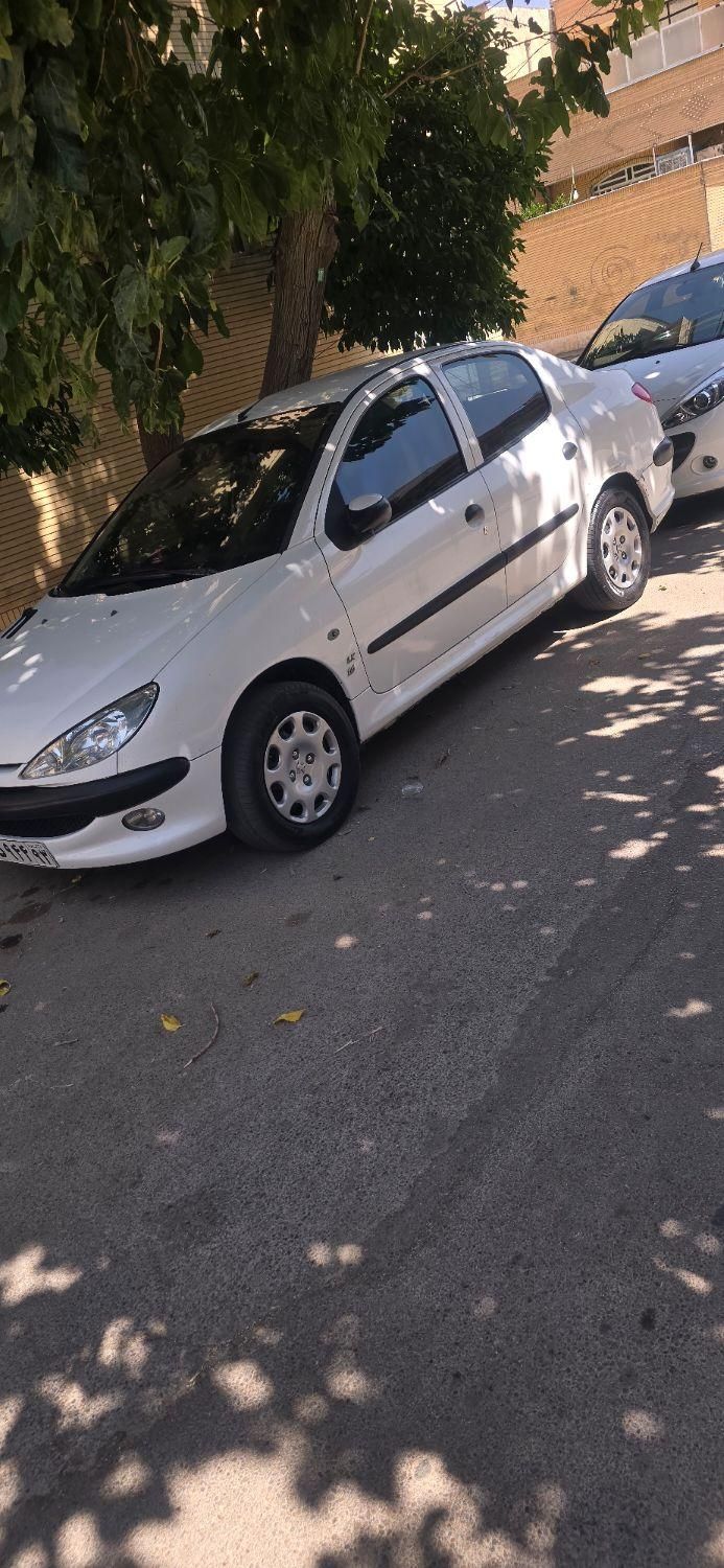 پژو ۲۰۶ صندوق دار v8 - 1393