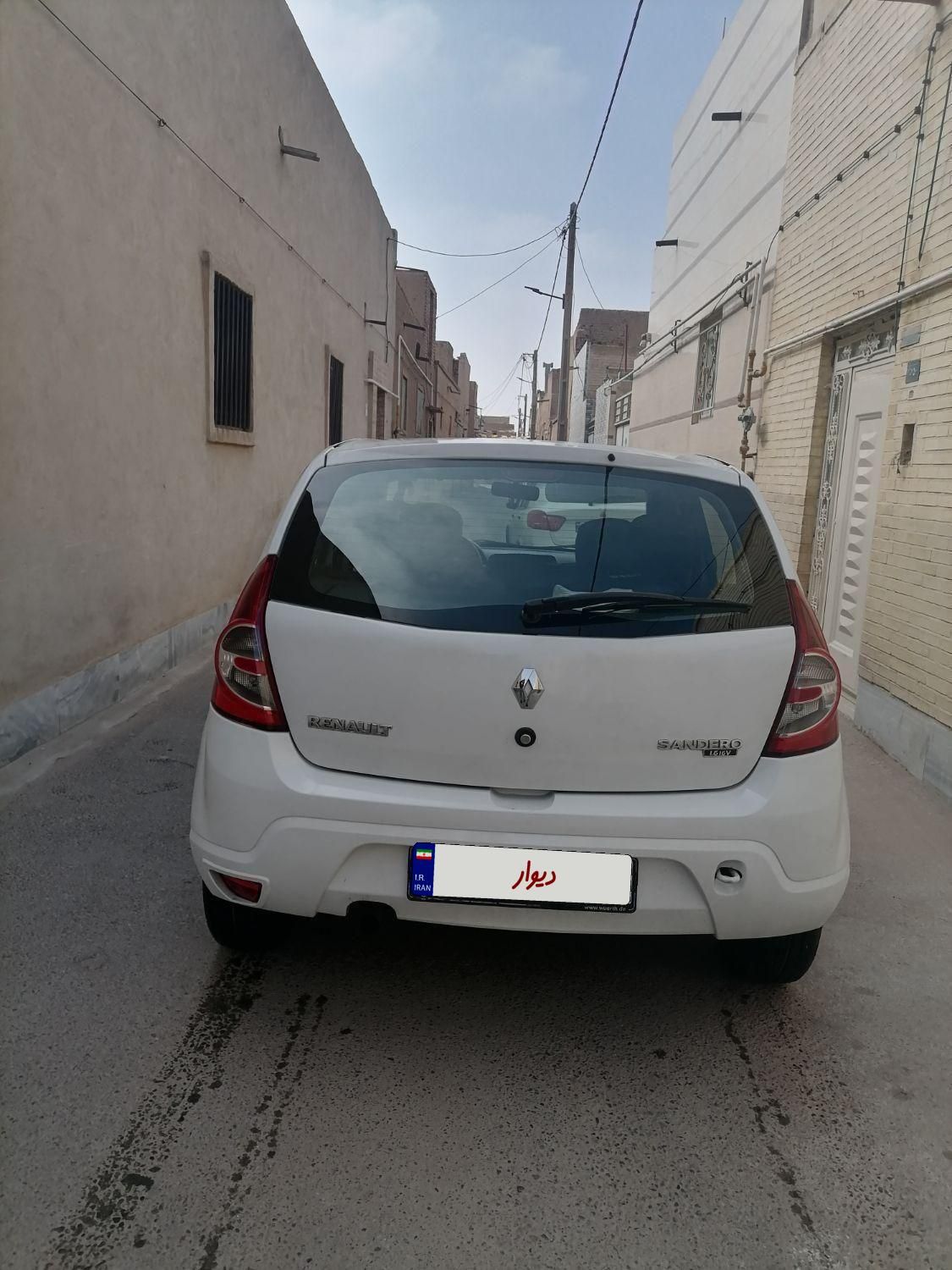رنو ساندرو دنده ای - 1396