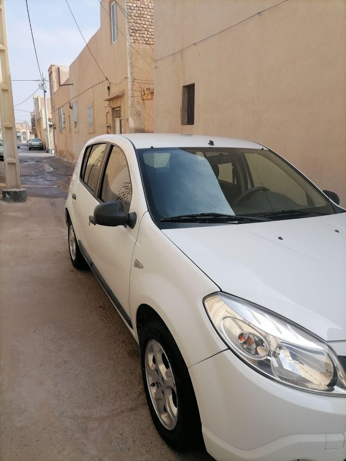 رنو ساندرو دنده ای - 1396
