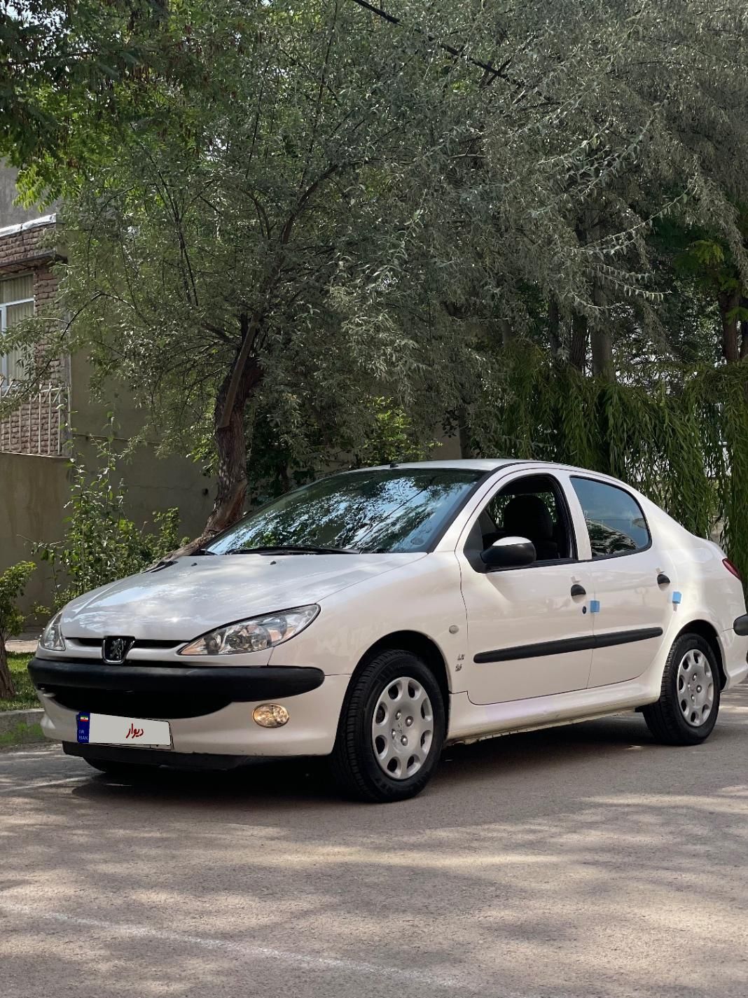 پژو ۲۰۶ صندوق دار v8 - 1396