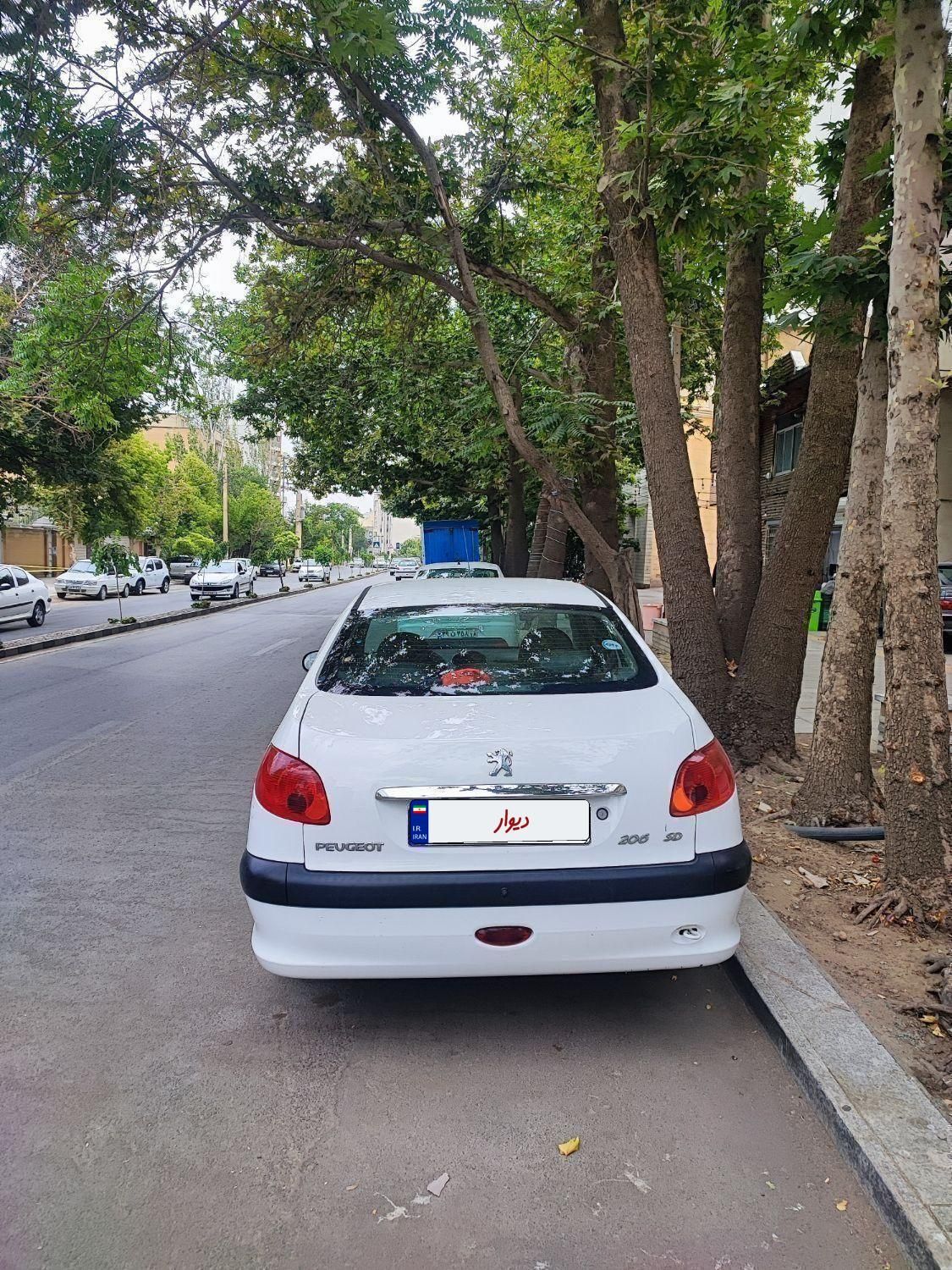 پژو ۲۰۶ صندوق دار v8 - 1394