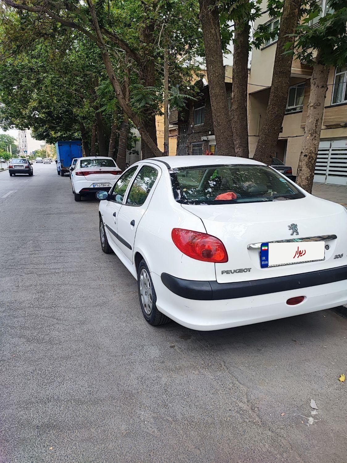 پژو ۲۰۶ صندوق دار v8 - 1394