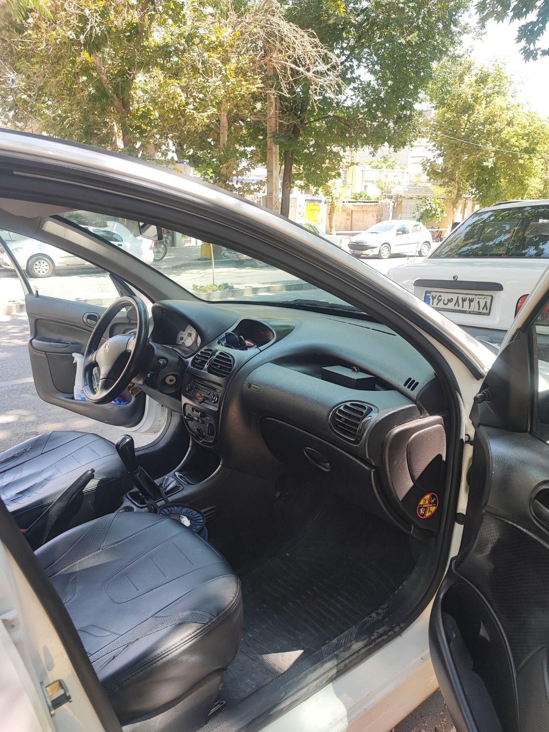 پژو ۲۰۶ صندوق دار v8 - 1394