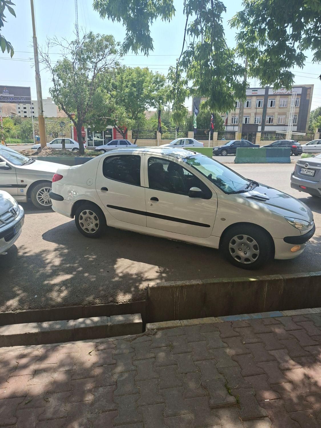 پژو ۲۰۶ صندوق دار v8 - 1393