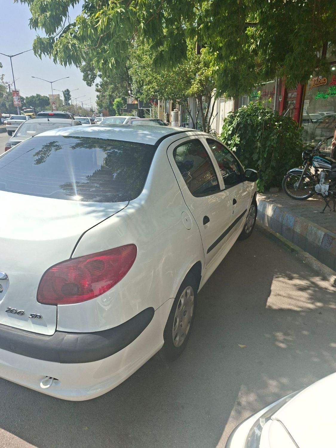 پژو ۲۰۶ صندوق دار v8 - 1393