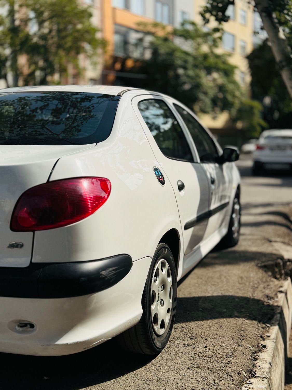 پژو ۲۰۶ صندوق دار v8 - 1390