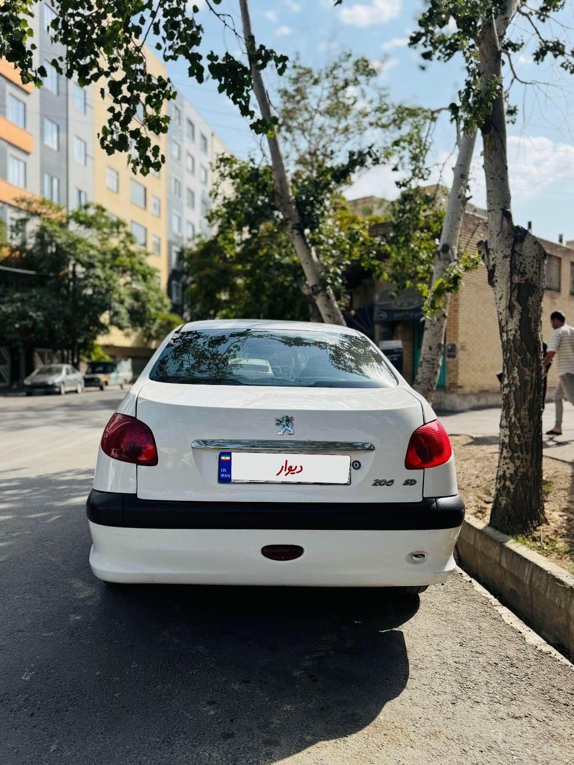 پژو ۲۰۶ صندوق دار v8 - 1390