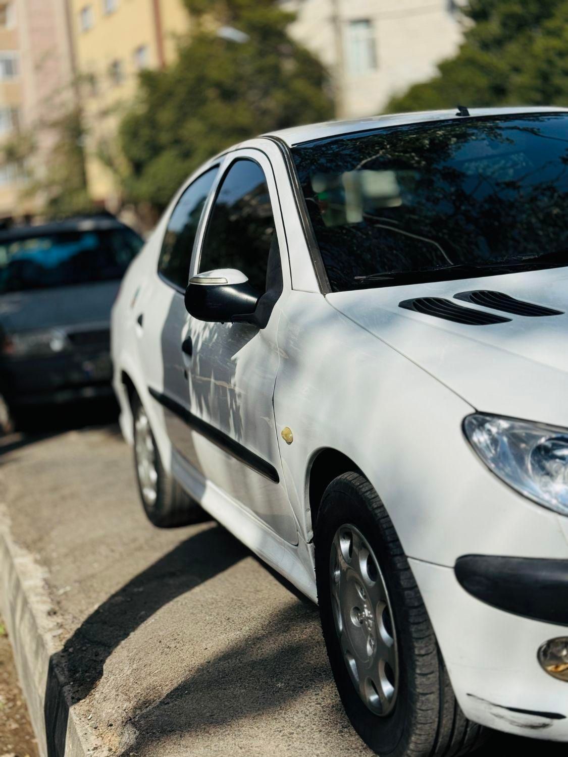 پژو ۲۰۶ صندوق دار v8 - 1390
