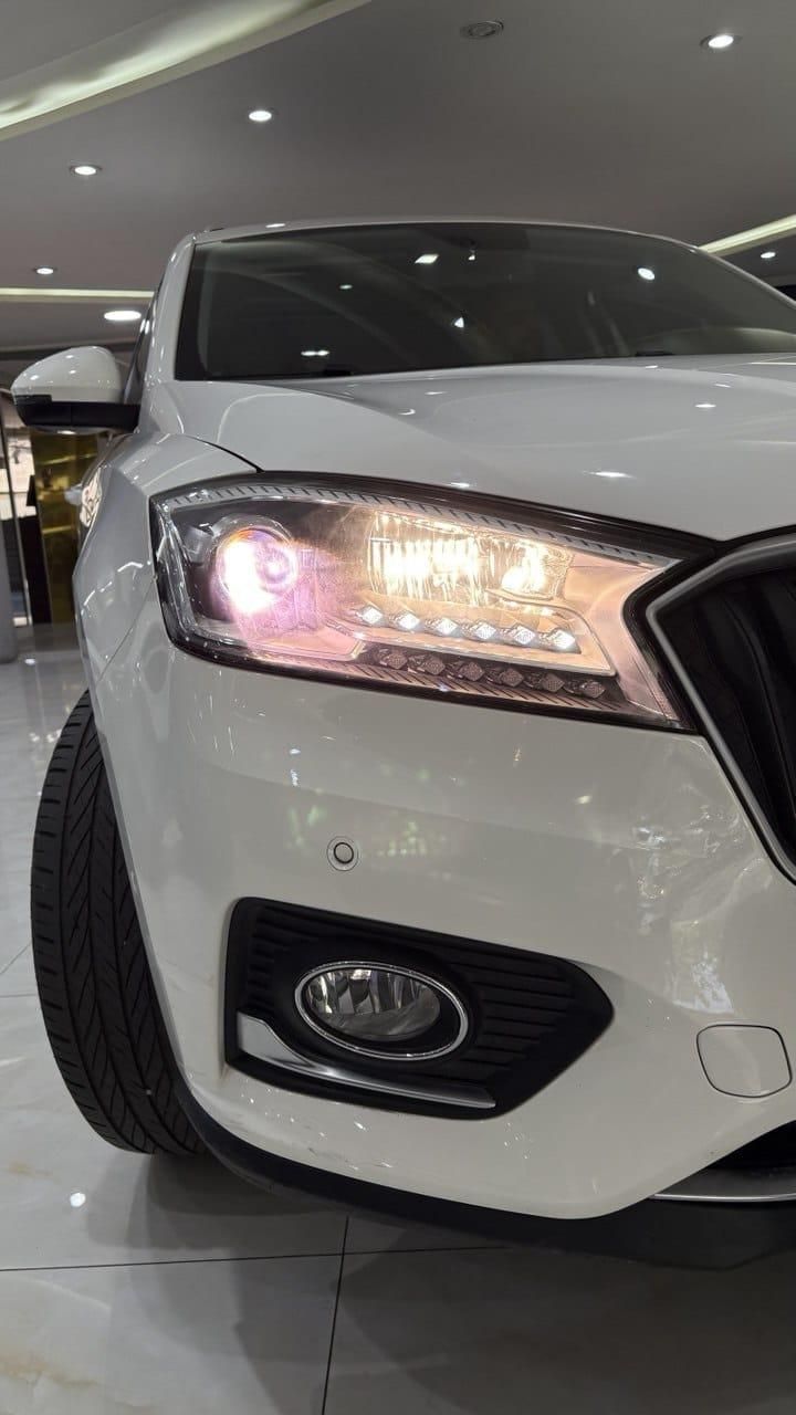بورگوارد BX7 آلتیمیت - 2018