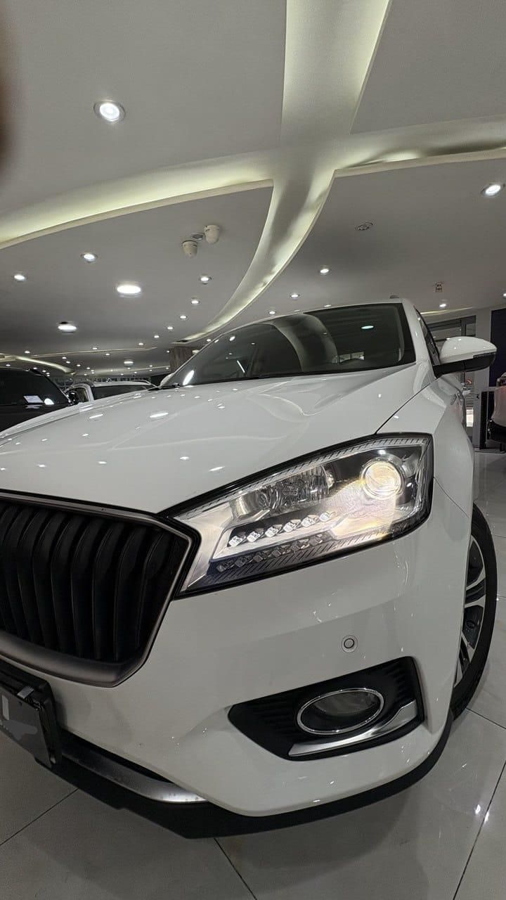بورگوارد BX7 آلتیمیت - 2018