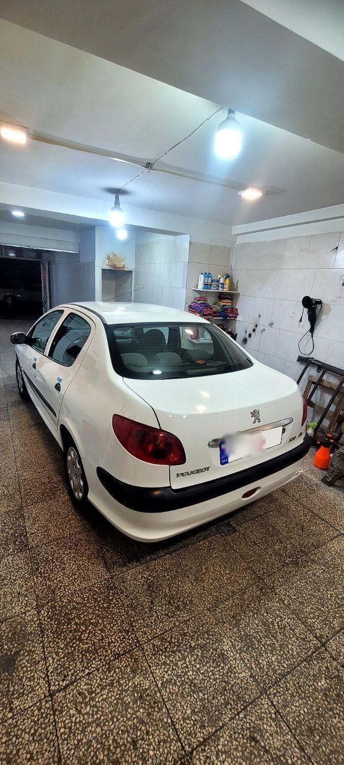 پژو ۲۰۶ صندوق دار v8 - 1396