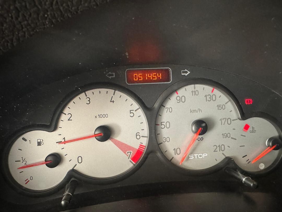 پژو ۲۰۶ صندوق دار v8 - 1398