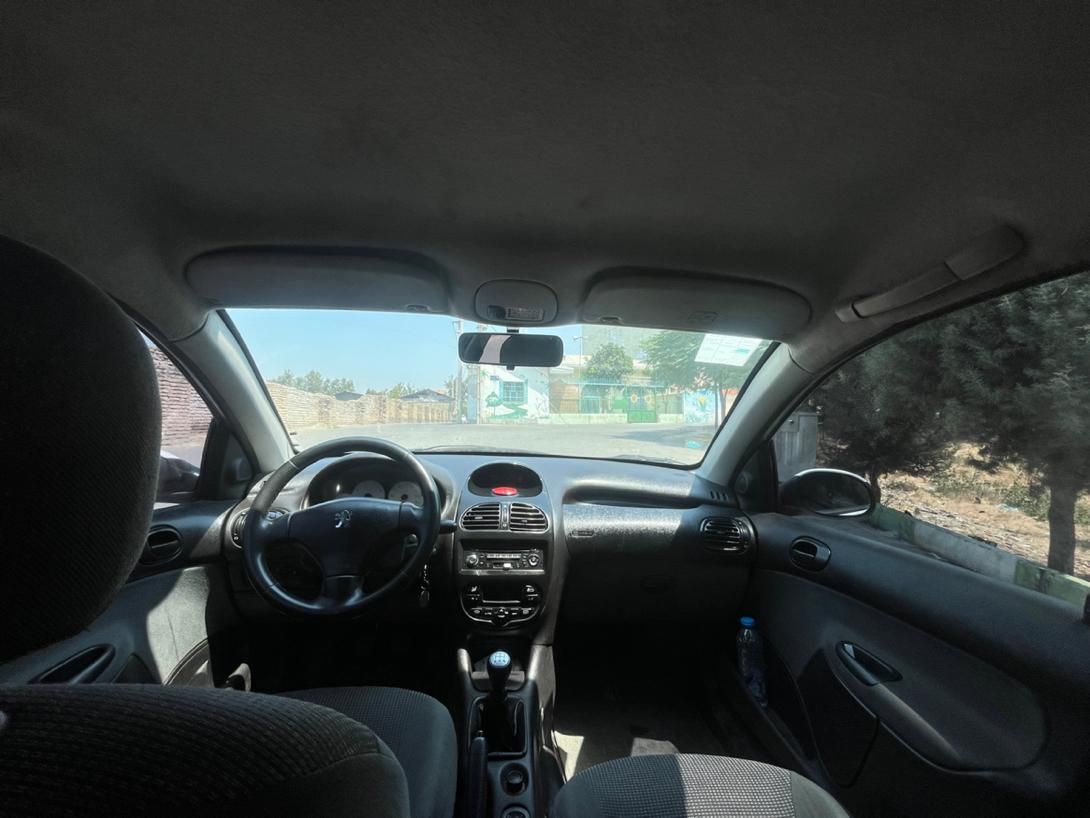 پژو ۲۰۶ صندوق دار v8 - 1396