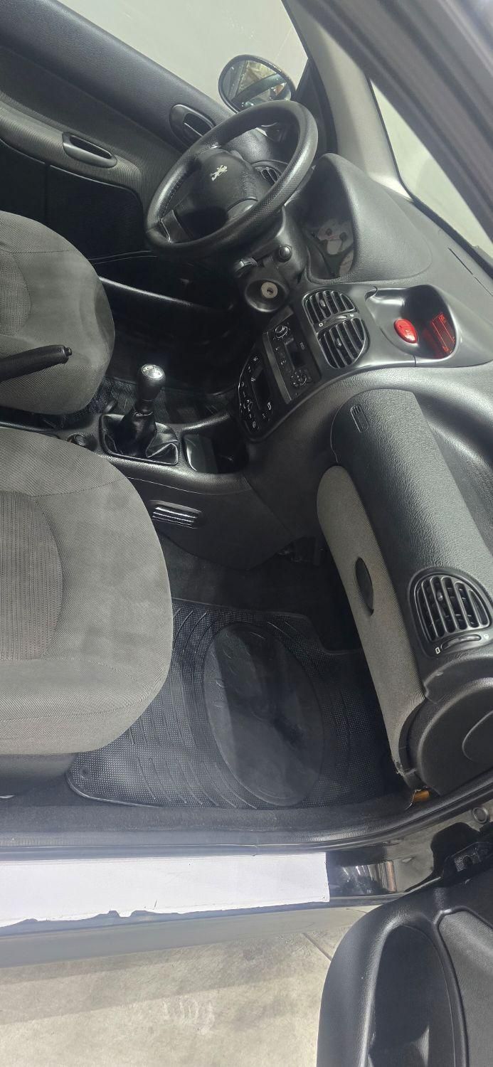 پژو ۲۰۶ صندوق دار v8 - 1399