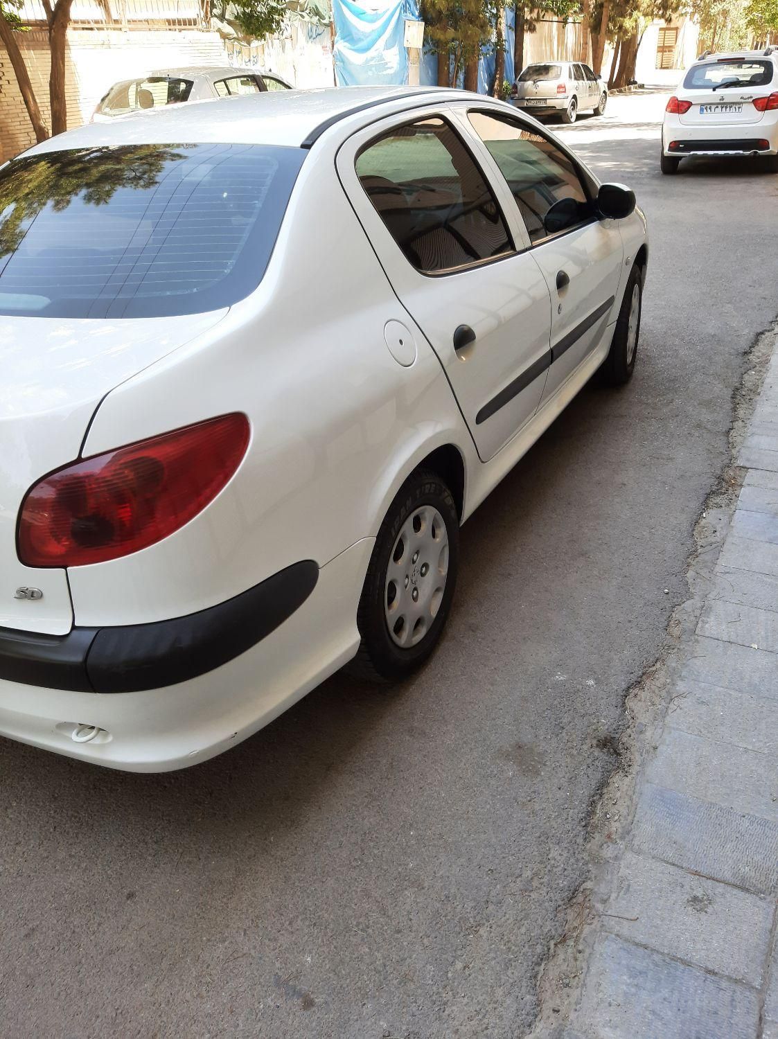 پژو ۲۰۶ صندوق دار v8 - 1397
