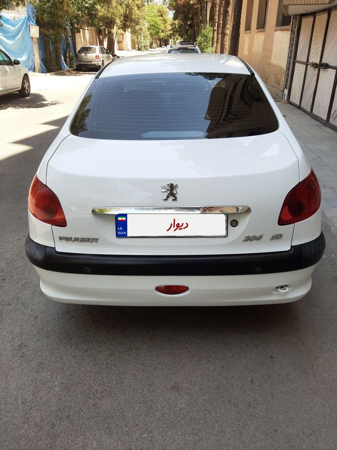پژو ۲۰۶ صندوق دار v8 - 1397