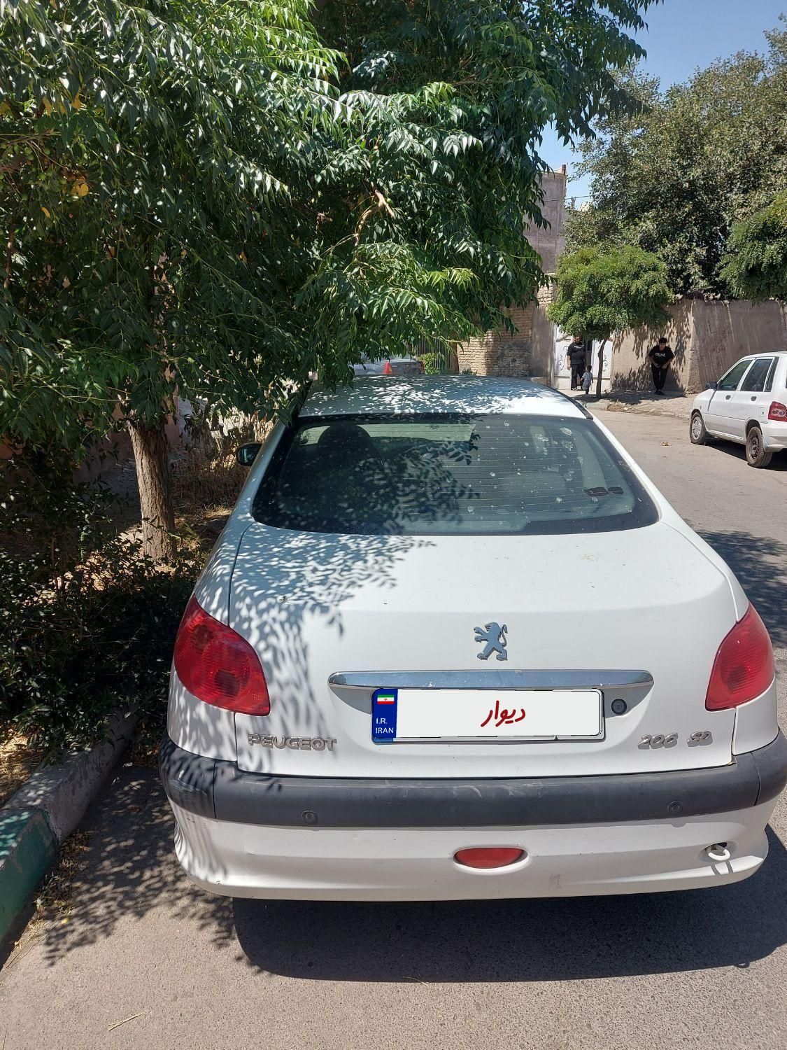 پژو ۲۰۶ صندوق دار v8 - 1395
