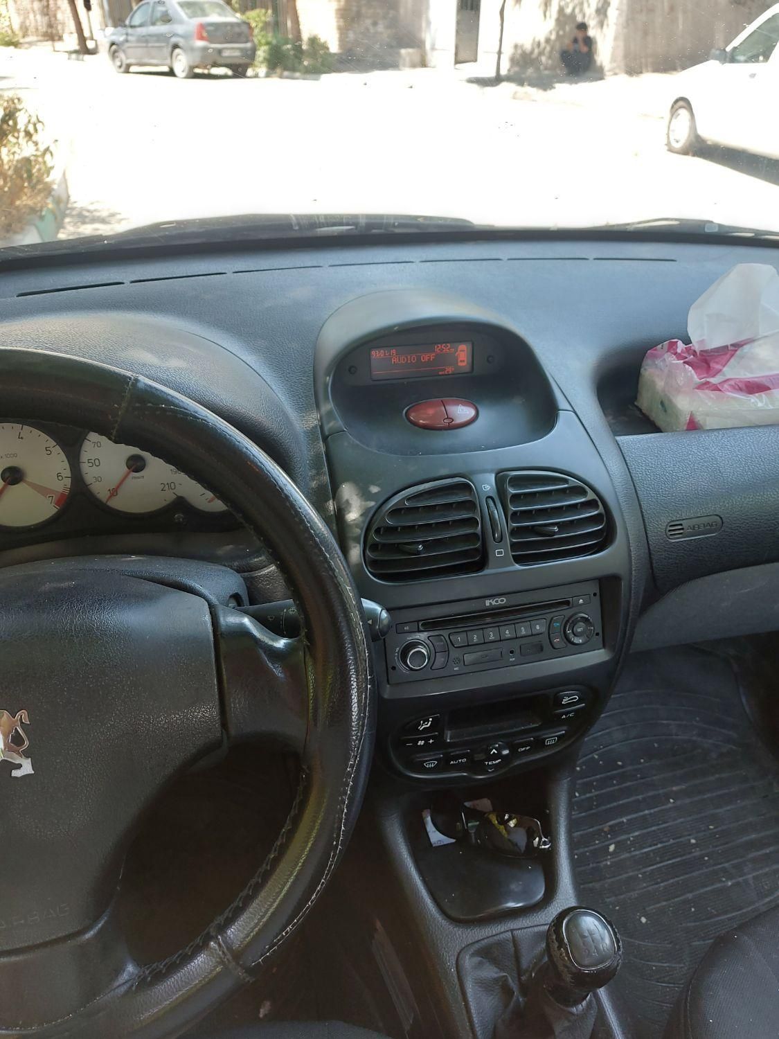 پژو ۲۰۶ صندوق دار v8 - 1395