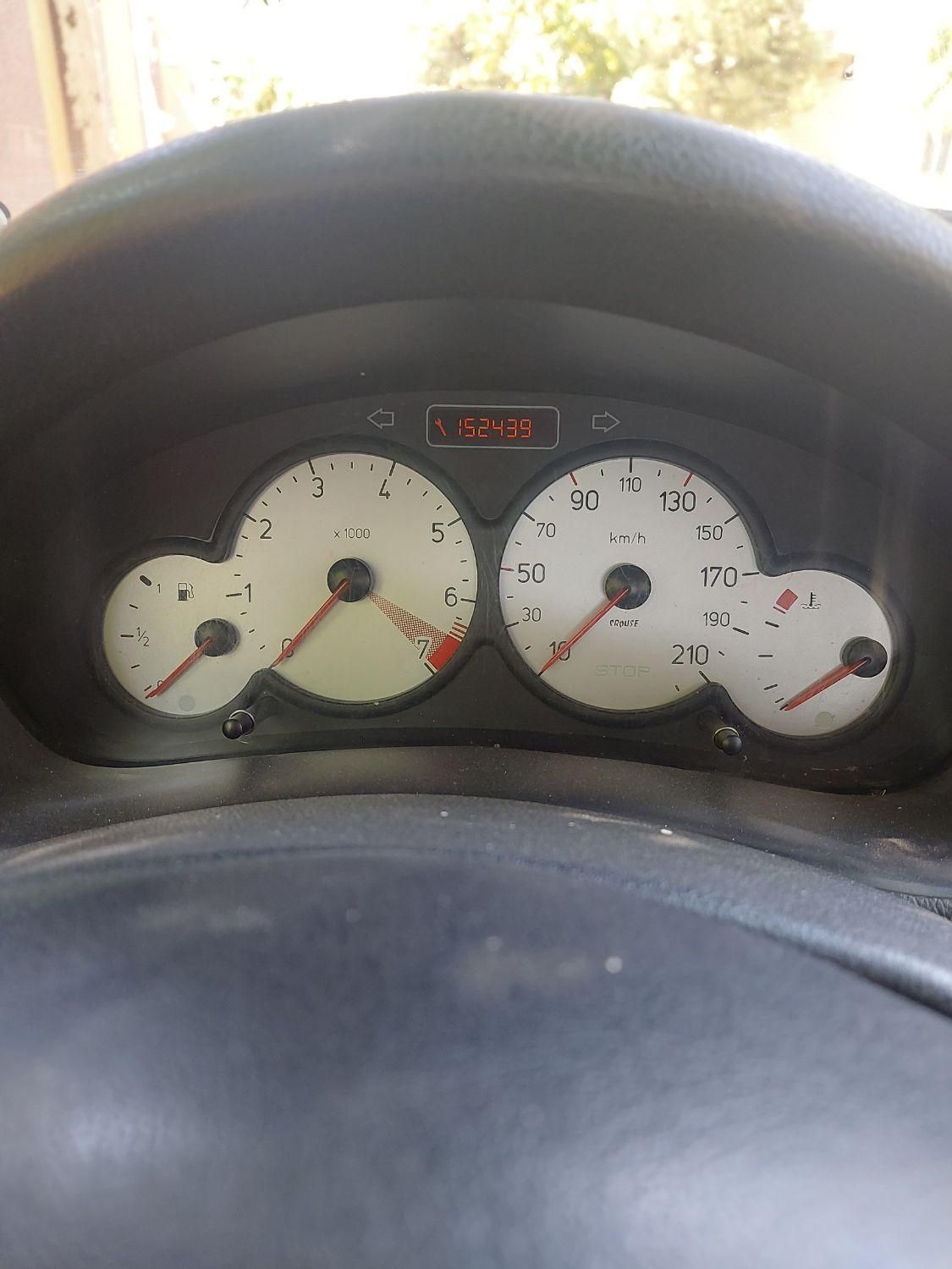 پژو ۲۰۶ صندوق دار v8 - 1395