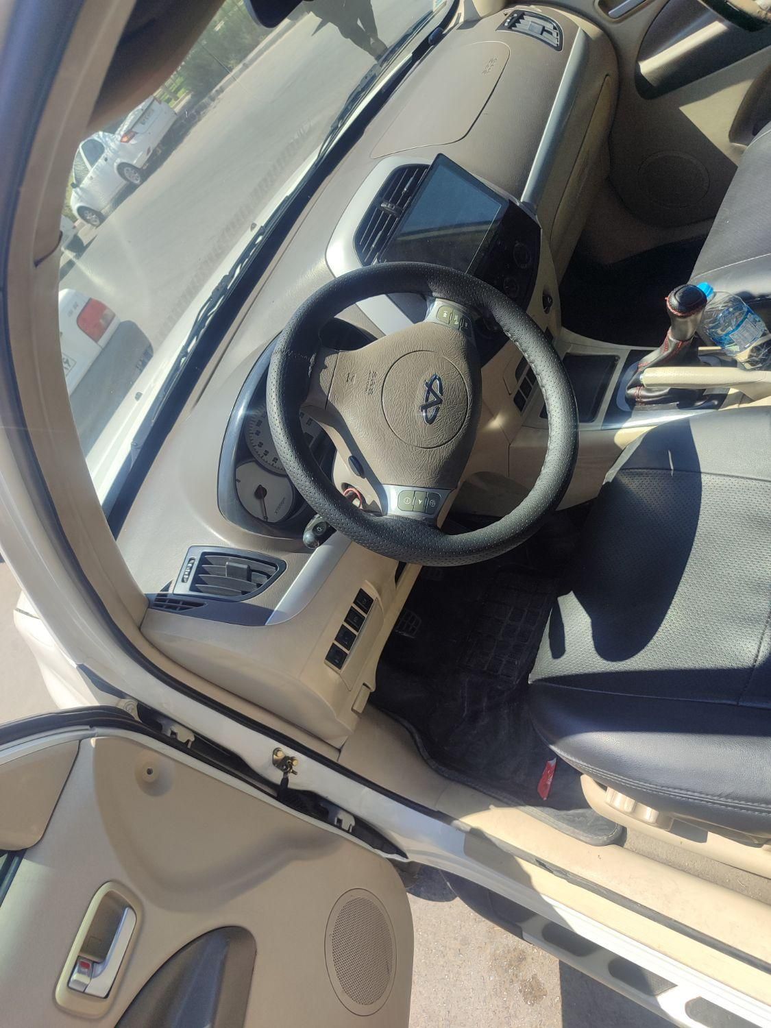 ام وی ام X33 دنده‌ای ساده - 1391